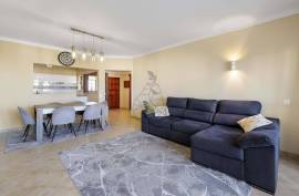 3 Bedroom Apartment with Generous Areas and Central Location in Portimão
