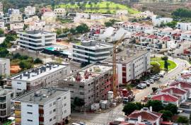 2 and 3 bedroom apartments with parking New for sale in Portimão