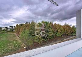 Semi-detached Chaves