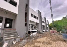 Semi-detached Chaves