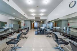 Hairdresser in Prime area of Gaia, near El Corte Inglês Hairdresser in Prime area of Gaia, near El Corte Inglês