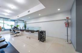 Hairdresser in Prime area of Gaia, near El Corte Inglês Hairdresser in Prime area of Gaia, near El Corte Inglês