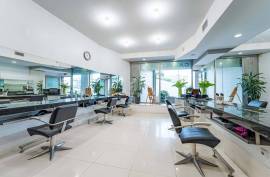 Hairdresser in Prime area of Gaia, near El Corte Inglês Hairdresser in Prime area of Gaia, near El Corte Inglês