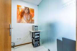 Hairdresser in Prime area of Gaia, near El Corte Inglês Hairdresser in Prime area of Gaia, near El Corte Inglês