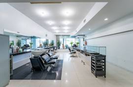 Hairdresser in Prime area of Gaia, near El Corte Inglês Hairdresser in Prime area of Gaia, near El Corte Inglês