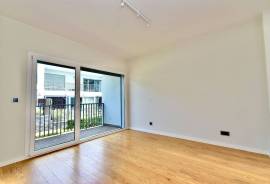 Modern 4-Bedroom Villa in Private Gated Community with Pool – Costa da Guia, Cascais
We present this elegant contemporary villa located in an exclusive gated community of just 7 houses, situated in one of the most privileged areas of Cascais — the charming Costa da Guia Modern 4-Bedroom Villa in Private Gated Community with Pool – Costa da Guia, Cascais
We present this elegant contemporary villa located in an exclusive gated community of just 7 houses, situated in one of the most privileged areas of Cascais — the charming Costa da Guia