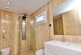 Modern 4-Bedroom Villa in Private Gated Community with Pool – Costa da Guia, Cascais
We present this elegant contemporary villa located in an exclusive gated community of just 7 houses, situated in one of the most privileged areas of Cascais — the charming Costa da Guia Modern 4-Bedroom Villa in Private Gated Community with Pool – Costa da Guia, Cascais
We present this elegant contemporary villa located in an exclusive gated community of just 7 houses, situated in one of the most privileged areas of Cascais — the charming Costa da Guia