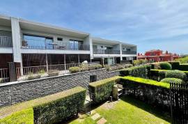 Modern 4-Bedroom Villa in Private Gated Community with Pool – Costa da Guia, Cascais
We present this elegant contemporary villa located in an exclusive gated community of just 7 houses, situated in one of the most privileged areas of Cascais — the charming Costa da Guia Modern 4-Bedroom Villa in Private Gated Community with Pool – Costa da Guia, Cascais
We present this elegant contemporary villa located in an exclusive gated community of just 7 houses, situated in one of the most privileged areas of Cascais — the charming Costa da Guia