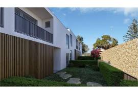 Modern 4-Bedroom Villa in Private Gated Community with Pool – Costa da Guia, Cascais
We present this elegant contemporary villa located in an exclusive gated community of just 7 houses, situated in one of the most privileged areas of Cascais — the charming Costa da Guia Modern 4-Bedroom Villa in Private Gated Community with Pool – Costa da Guia, Cascais
We present this elegant contemporary villa located in an exclusive gated community of just 7 houses, situated in one of the most privileged areas of Cascais — the charming Costa da Guia