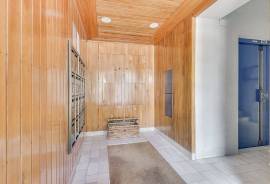 3-Bedroom Apartment with Stunning Views over the Tagus Estuary and Cristo Rei
Enjoy a magnificent 3-bedroom apartment offering panoramic views over the Tagus Estuary to the east and the Cristo Rei monument to the west