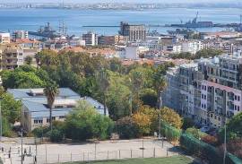 3-Bedroom Apartment with Stunning Views over the Tagus Estuary and Cristo Rei
Enjoy a magnificent 3-bedroom apartment offering panoramic views over the Tagus Estuary to the east and the Cristo Rei monument to the west