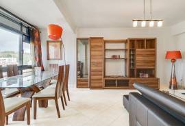 3-Bedroom Apartment with Stunning Views over the Tagus Estuary and Cristo Rei
Enjoy a magnificent 3-bedroom apartment offering panoramic views over the Tagus Estuary to the east and the Cristo Rei monument to the west