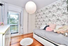 3-Bedroom Apartment for Sale – Pai do Vento, Cascais
Excellent opportunity! 3-bedroom apartment located in a quiet and central area, Pai do Vento, in Cascais