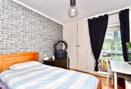 3-Bedroom Apartment for Sale – Pai do Vento, Cascais
Excellent opportunity! 3-bedroom apartment located in a quiet and central area, Pai do Vento, in Cascais