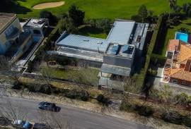 Luxury Villa in Quinta da Beloura
Discover the retreat of your dreams in this stunning luxury villa with 5 suites and an office, located in the prestigious Quinta da Beloura