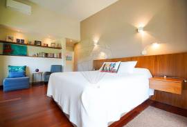 Luxury Villa in Quinta da Beloura
Discover the retreat of your dreams in this stunning luxury villa with 5 suites and an office, located in the prestigious Quinta da Beloura
