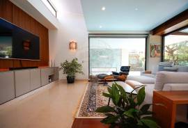 Luxury Villa in Quinta da Beloura
Discover the retreat of your dreams in this stunning luxury villa with 5 suites and an office, located in the prestigious Quinta da Beloura