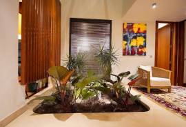 Luxury Villa in Quinta da Beloura
Discover the retreat of your dreams in this stunning luxury villa with 5 suites and an office, located in the prestigious Quinta da Beloura