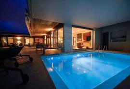 Luxury Villa in Quinta da Beloura
Discover the retreat of your dreams in this stunning luxury villa with 5 suites and an office, located in the prestigious Quinta da Beloura