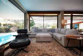 Luxury Villa in Quinta da Beloura
Discover the retreat of your dreams in this stunning luxury villa with 5 suites and an office, located in the prestigious Quinta da Beloura