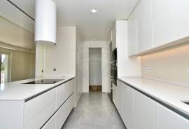 Apartment with Sea View and Terrace, next to Tamariz Beach
Excellent 3 bedroom apartment next to Tamariz beach, Estoril