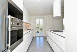 Apartment with Sea View and Terrace, next to Tamariz Beach
Excellent 3 bedroom apartment next to Tamariz beach, Estoril