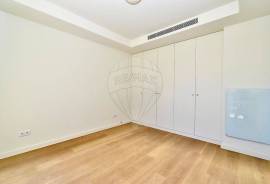 Apartment with Sea View and Terrace, next to Tamariz Beach
Excellent 3 bedroom apartment next to Tamariz beach, Estoril