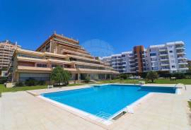 Apartment on the 1st Line of the Sea
Excellent apartment in an exclusive location in Cascais, Guia, in front of the sea