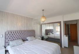 Apartment on the 1st Line of the Sea
Excellent apartment in an exclusive location in Cascais, Guia, in front of the sea