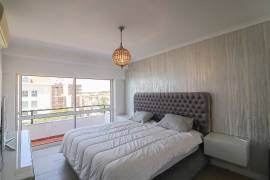 Apartment on the 1st Line of the Sea
Excellent apartment in an exclusive location in Cascais, Guia, in front of the sea