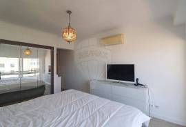 Apartment on the 1st Line of the Sea
Excellent apartment in an exclusive location in Cascais, Guia, in front of the sea