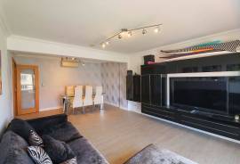 Apartment on the 1st Line of the Sea
Excellent apartment in an exclusive location in Cascais, Guia, in front of the sea