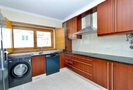 Magnificent Triplex Apartment in the Heart of Cascais!
We present this extraordinary triplex apartment, located in the historic center of Cascais — just steps away from shops, services, and the charming coastline