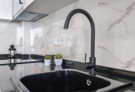 2-Bedroom Apartment for Rent in Setúbal Located in the Montalvão neighborhood, a central area of the city, this cozy apartment has been fully renovated, including plumbing, electrical, and sewage systems