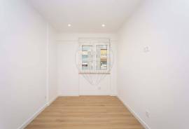 2-Bedroom Apartment for Rent in Setúbal Located in the Montalvão neighborhood, a central area of the city, this cozy apartment has been fully renovated, including plumbing, electrical, and sewage systems