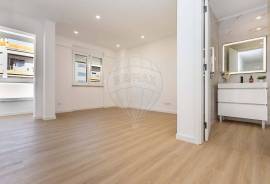 2-Bedroom Apartment for Rent in Setúbal Located in the Montalvão neighborhood, a central area of the city, this cozy apartment has been fully renovated, including plumbing, electrical, and sewage systems