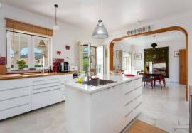 Exceptional villa in Gradil: 5 suites, pool & panoramic view, 20 minutes from Lisbon