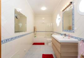 Exceptional villa in Gradil: 5 suites, pool & panoramic view, 20 minutes from Lisbon