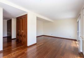 Bright 4-Bedroom Apartment with Ocean View in Costa da Caparica Bright 4-Bedroom Apartment with Ocean View in Costa da Caparica