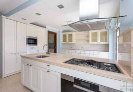 Bright 4-Bedroom Apartment with Ocean View in Costa da Caparica Bright 4-Bedroom Apartment with Ocean View in Costa da Caparica