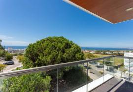 Bright 4-Bedroom Apartment with Ocean View in Costa da Caparica Bright 4-Bedroom Apartment with Ocean View in Costa da Caparica