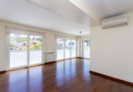 Bright 4-Bedroom Apartment with Ocean View in Costa da Caparica Bright 4-Bedroom Apartment with Ocean View in Costa da Caparica