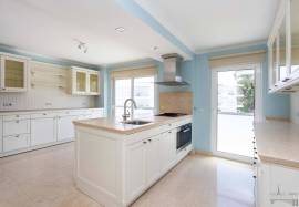 Bright 4-Bedroom Apartment with Ocean View in Costa da Caparica Bright 4-Bedroom Apartment with Ocean View in Costa da Caparica