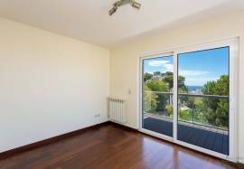 Bright 4-Bedroom Apartment with Ocean View in Costa da Caparica Bright 4-Bedroom Apartment with Ocean View in Costa da Caparica