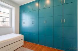 Beautiful bright apartment facing the Arroios market – 141 m² – 3 bedrooms plus a suite. Beautiful bright apartment facing the Arroios market – 141 m² – 3 bedrooms plus a suite.