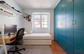 Beautiful bright apartment facing the Arroios market – 141 m² – 3 bedrooms plus a suite. Beautiful bright apartment facing the Arroios market – 141 m² – 3 bedrooms plus a suite.