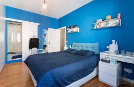 Beautiful bright apartment facing the Arroios market – 141 m² – 3 bedrooms plus a suite. Beautiful bright apartment facing the Arroios market – 141 m² – 3 bedrooms plus a suite.