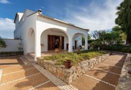 Private and modular house, in the heart of nature in Moncarapacho