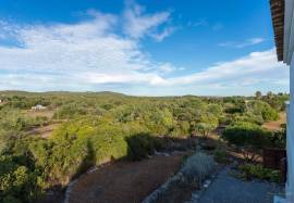 Private and modular house, in the heart of nature in Moncarapacho
