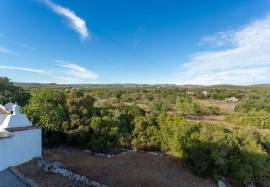 Private and modular house, in the heart of nature in Moncarapacho